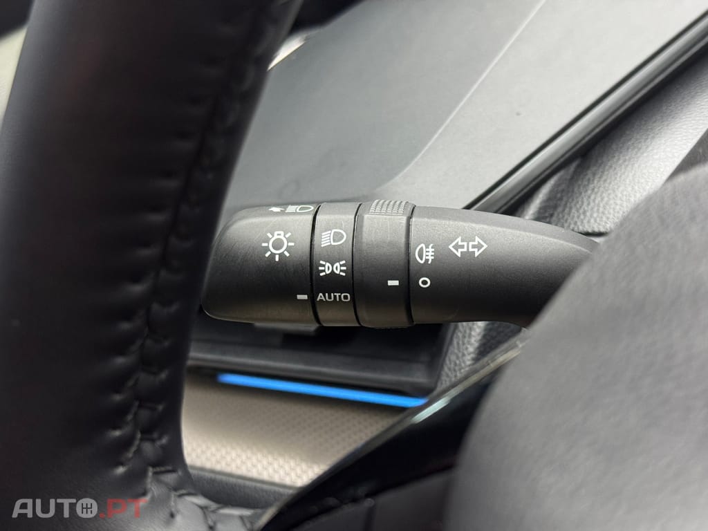 Toyota Prius 2.0 Plug-in Luxury