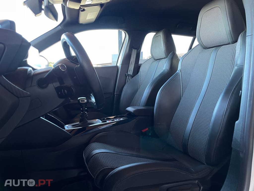 Peugeot 2008 1.2 PureTech GT