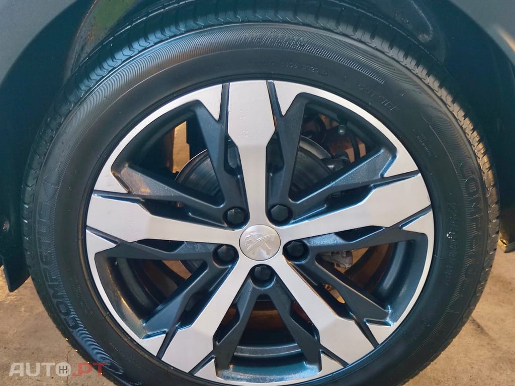 Peugeot 3008 1.2 PureTech Allure Grip Control EAT6