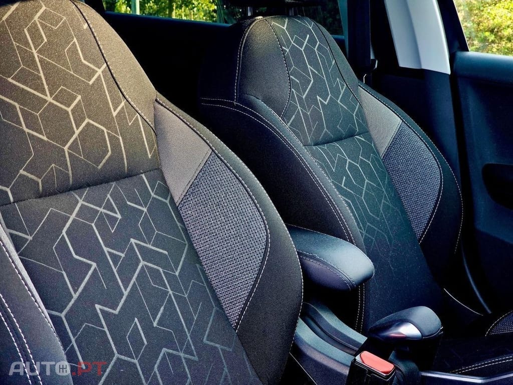 Peugeot 2008 1.2 PureTech Allure EAT6
