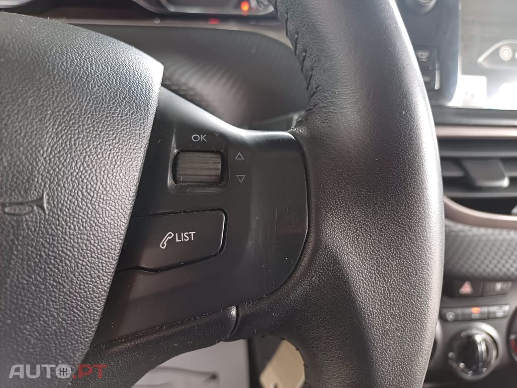 Peugeot 2008 1.2 PureTech Allure