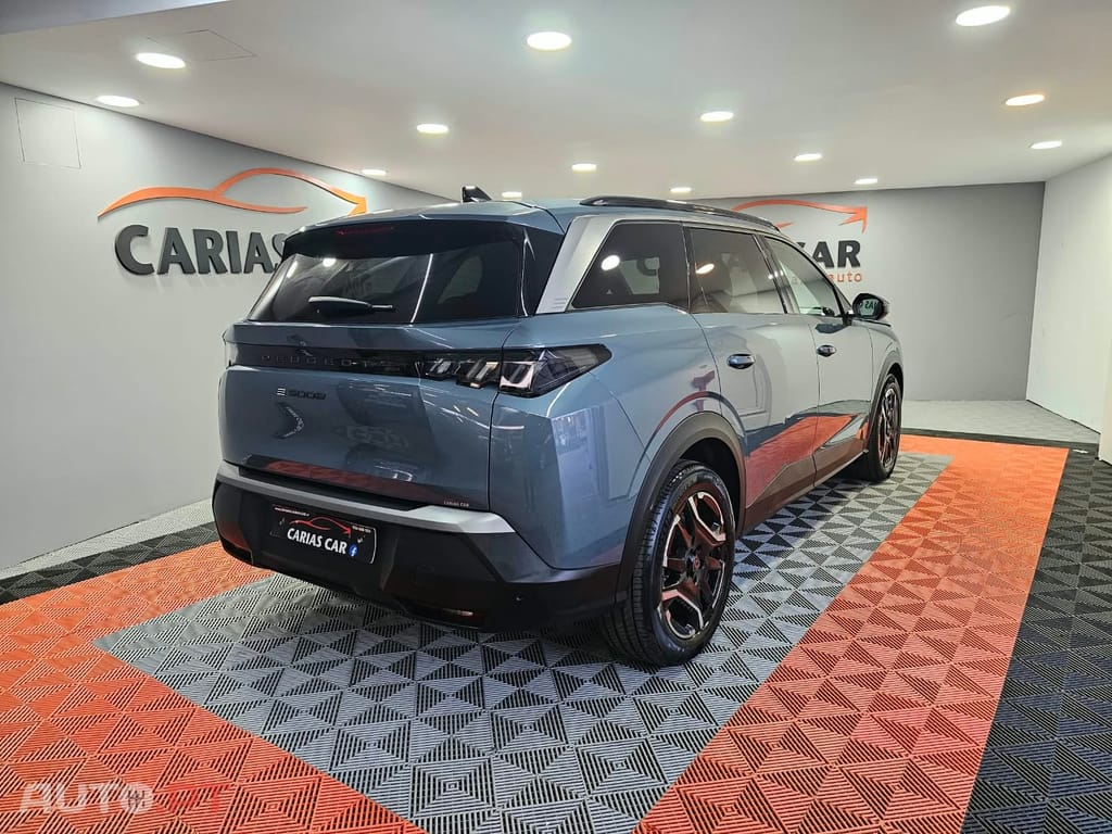 Peugeot E-5008 73 kWh Allure