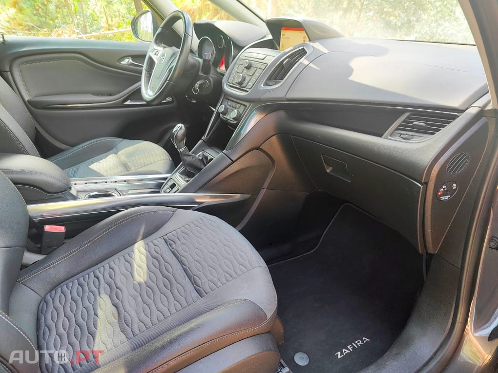 Opel Zafira Cosmos 135cv 7Lugares / 146€ mês