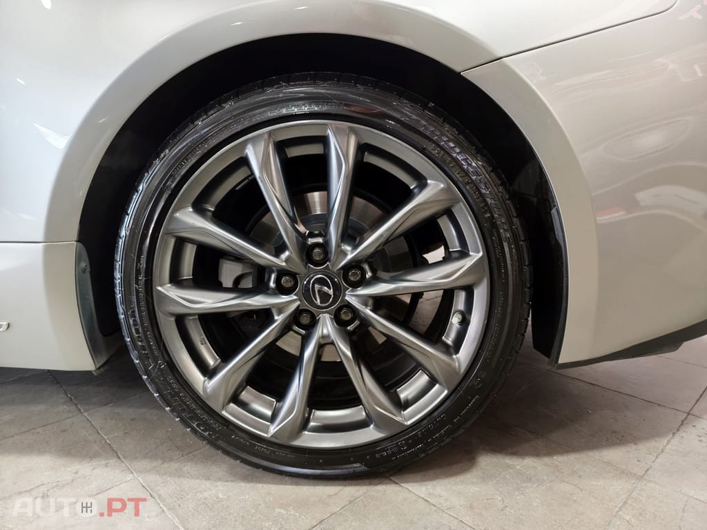 Lexus RC F Sport+