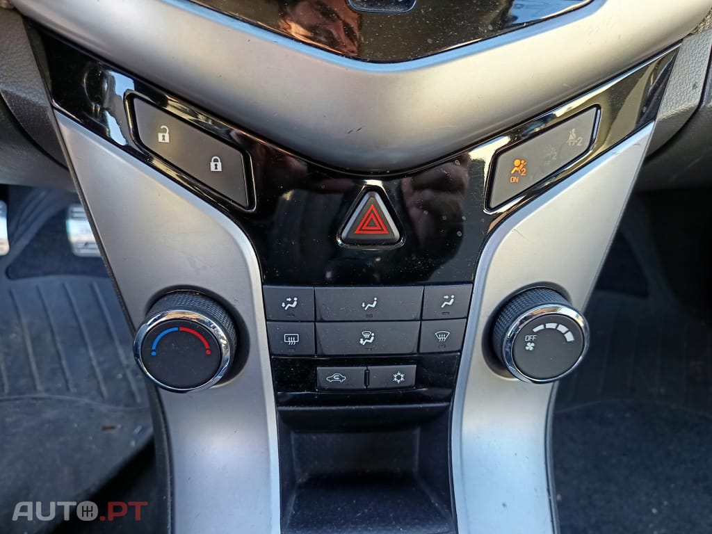 Chevrolet Cruze 1.6 LS