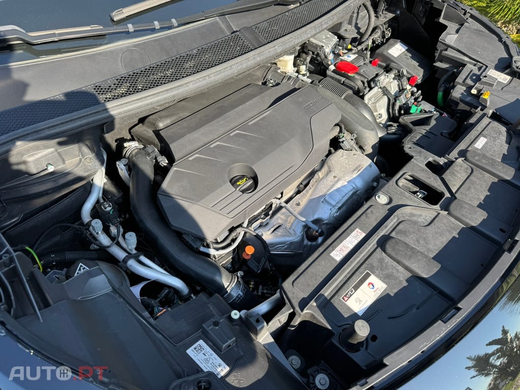 Peugeot 3008 1.6 Hybrid Allure e-EAT8