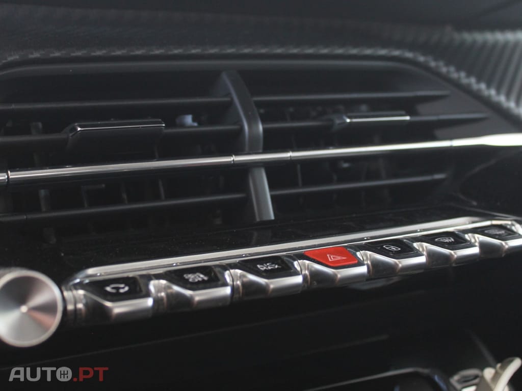 Peugeot 2008 1.5 BlueHDi Allure