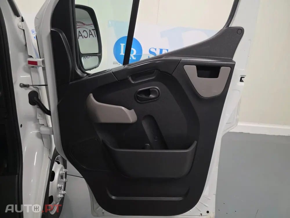 Renault Master 2.3 DCI 130CV BASCULANTE