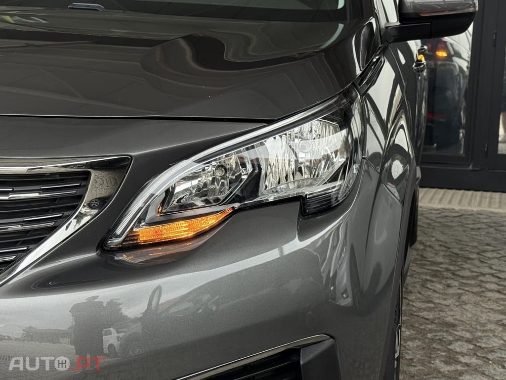 Peugeot 5008 1.2 PureTech Allure EAT8