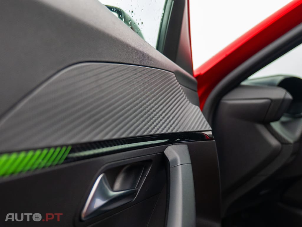 Peugeot 2008 1.2 PureTech Active Pack