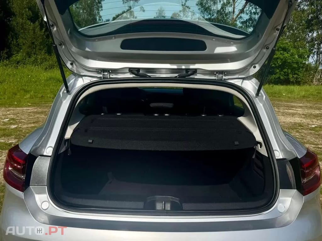 Renault Clio  1 6 E  Tech Full Hybrid Techno