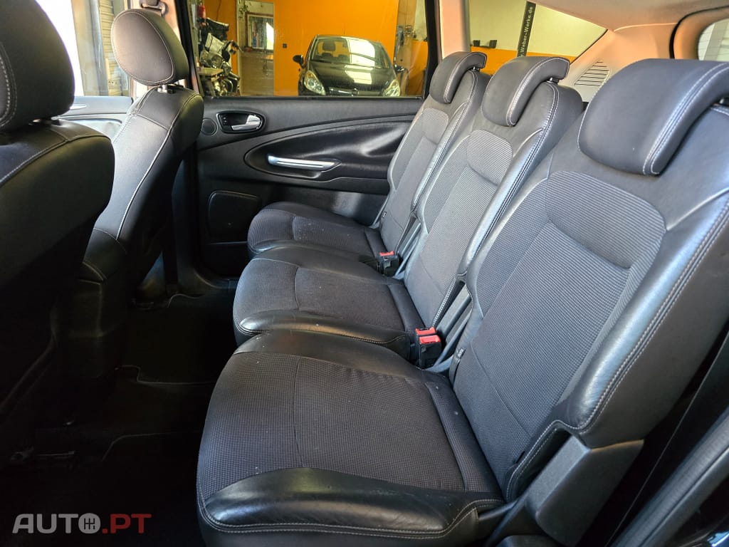 Ford S-Max 2.0 TDCi Titanium 7L