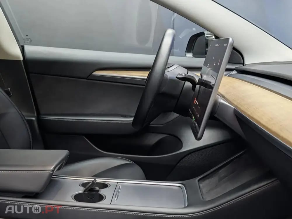 Tesla Model 3 Standard Range Plus RWD