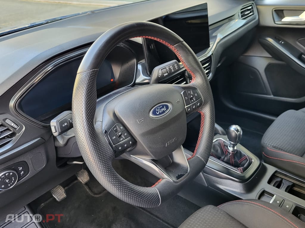 Ford Focus SW 1.0 EcoBoost MHEV ST-Line X