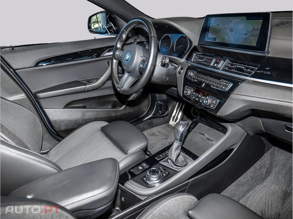 BMW X2 I.V.A DEDUTIVEL xDrive25e M-Sport Pano