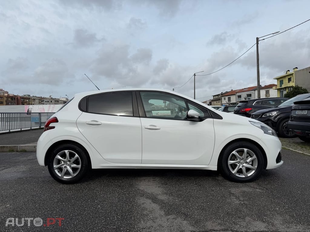 Peugeot 208 1.6 BlueHDi Style