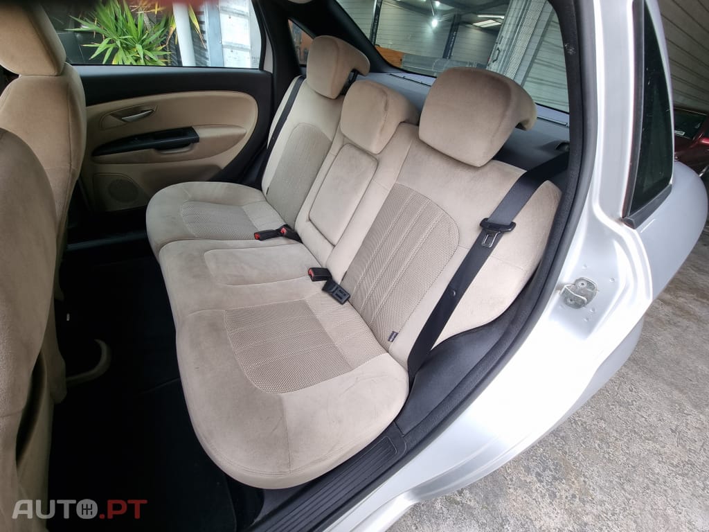 Fiat Linea 1.3 M-Jet Emotion Dualogic