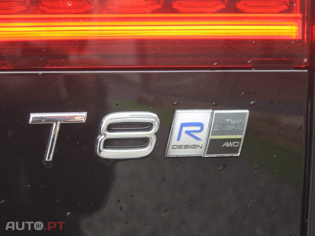 Volvo V60 2.0 T8 AWD TE R-Design