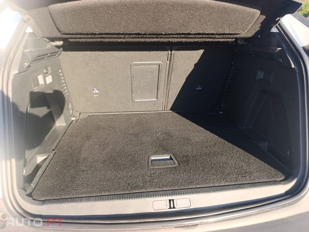 Peugeot 3008 1.6 BlueHDi Allure EAT6 J18