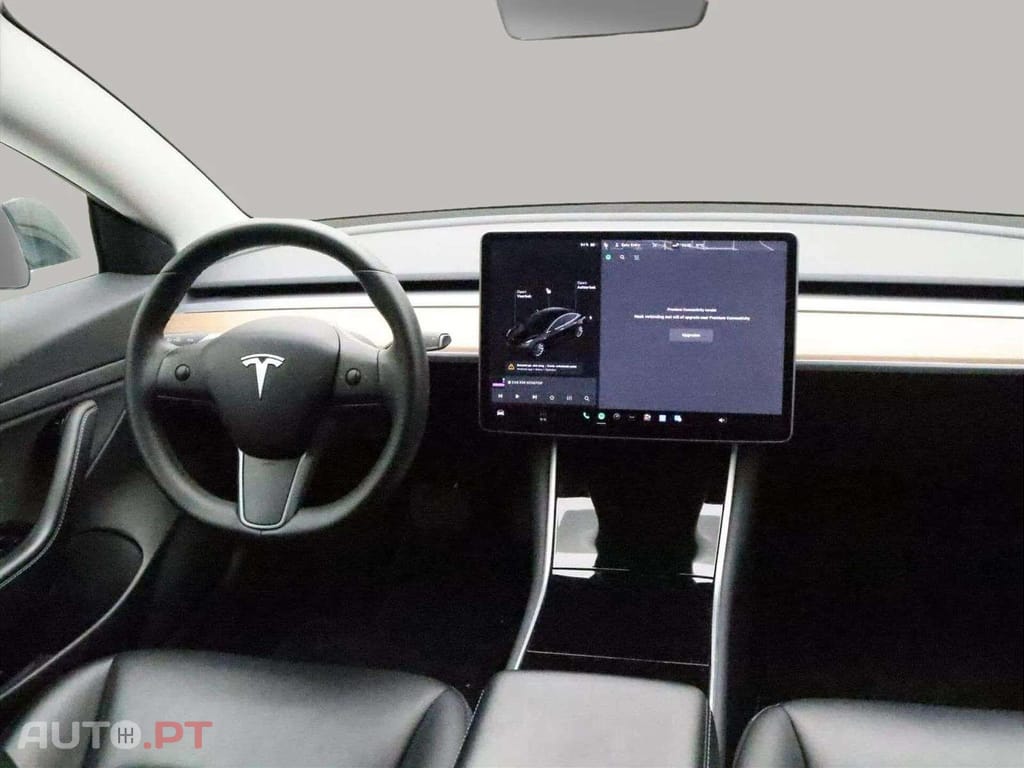 Tesla Model 3 Standard RWD Plus AUTOPILOT