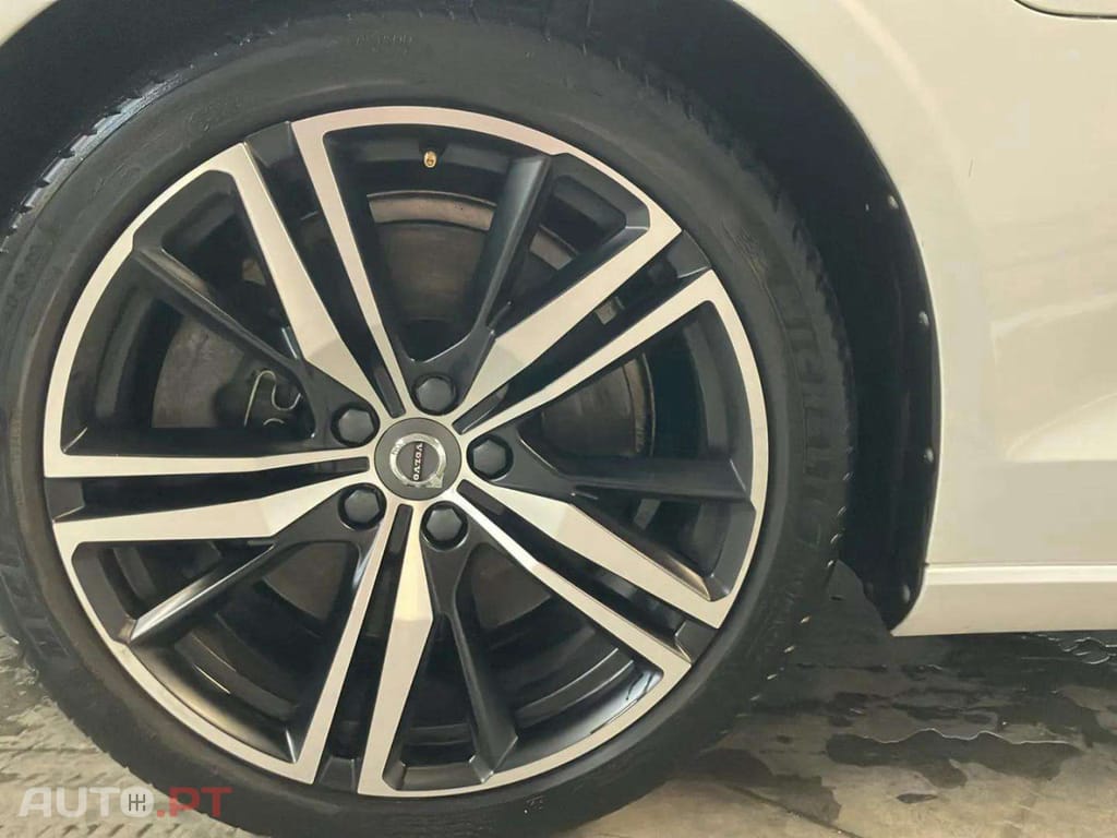 Volvo S60 2.0 T8 PHEV R-Design AWD