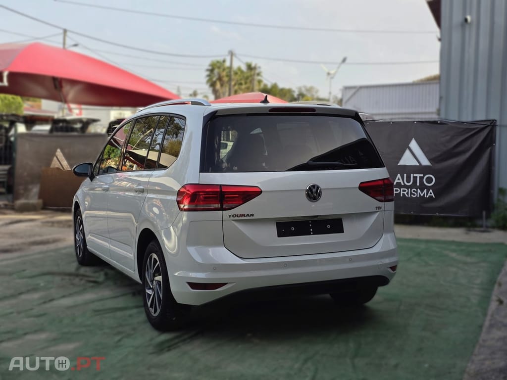 Volkswagen Touran 1.6 TDI R-Line DSG