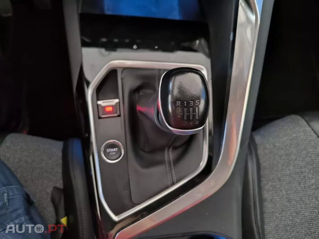 Peugeot 3008  Puretech 130 Stop Start Gpf Allure Pack