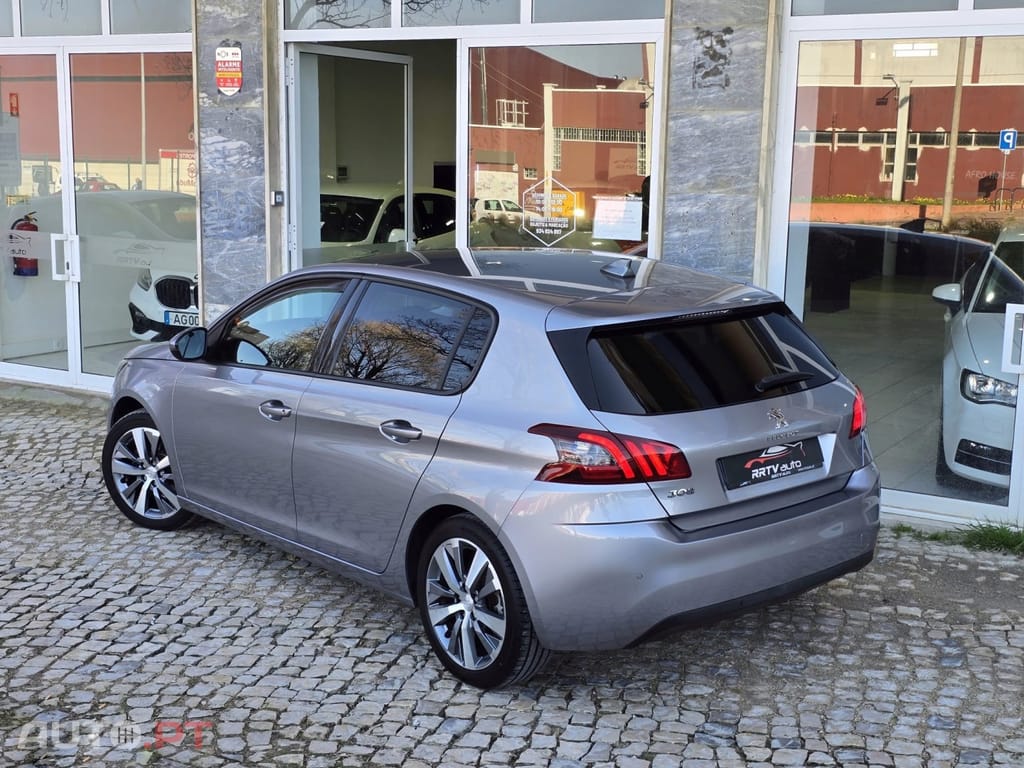 Peugeot 308 1.5 BlueHDi Style J17
