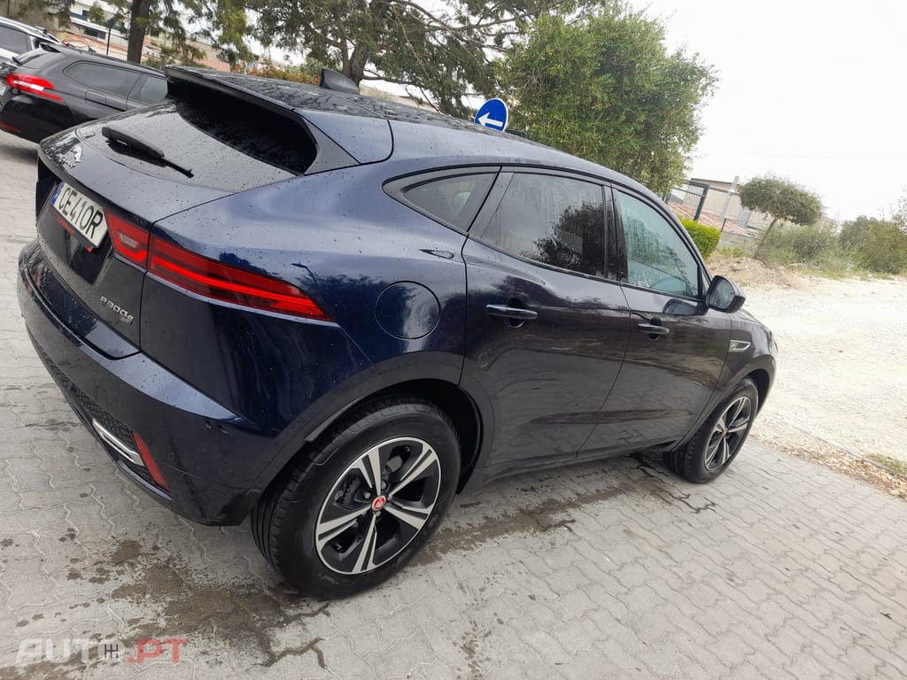 Jaguar E-Pace P300
