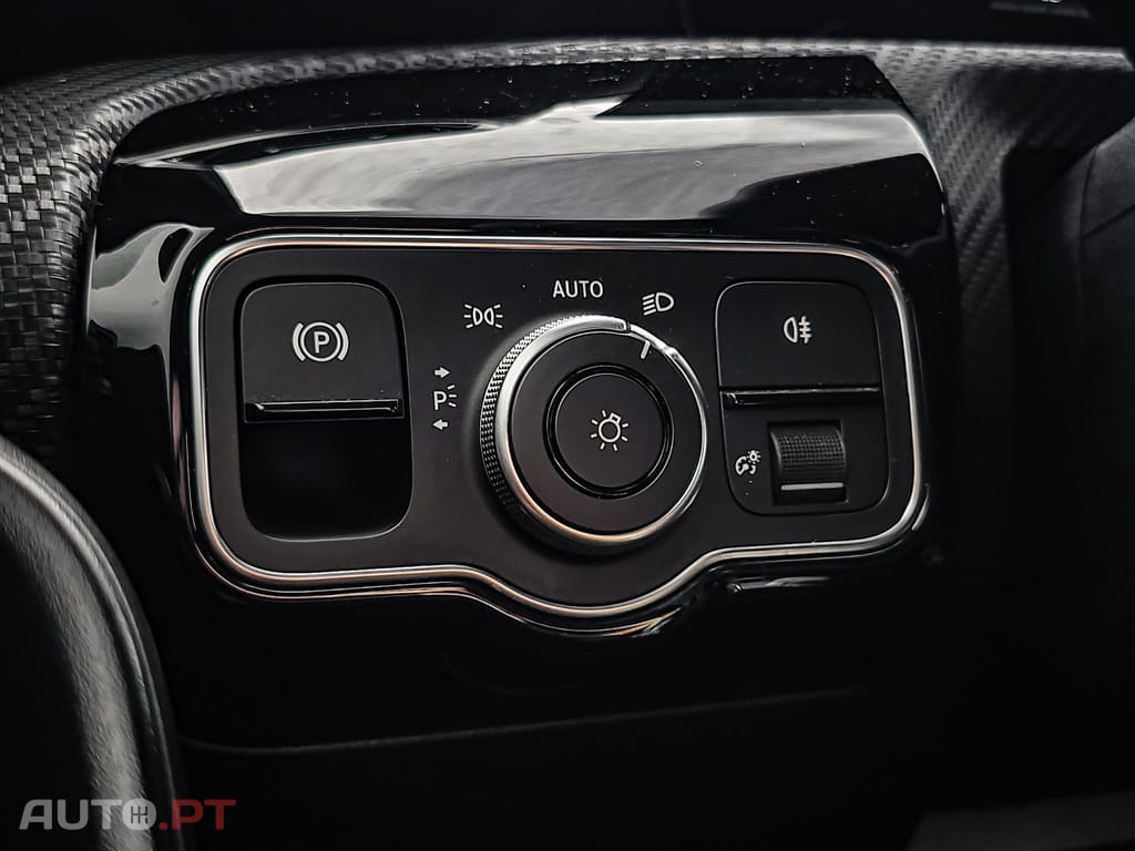 Mercedes-Benz A 250 A250e Hybrid