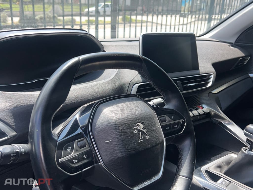 Peugeot 3008 1.5 BlueHDi Allure