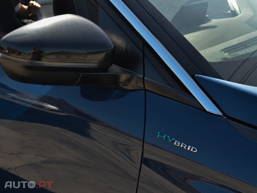 Peugeot 3008 1.6 Hybrid Allure e-EAT8
