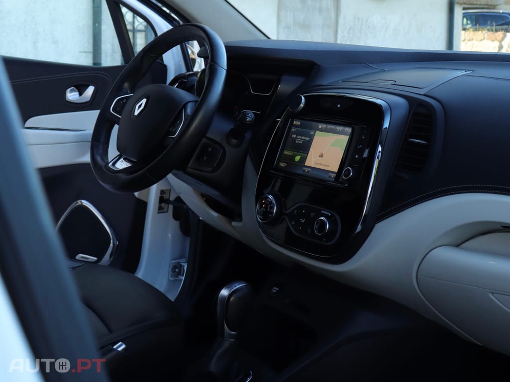 Renault Captur 1.3 TCe Initiale Paris EDC