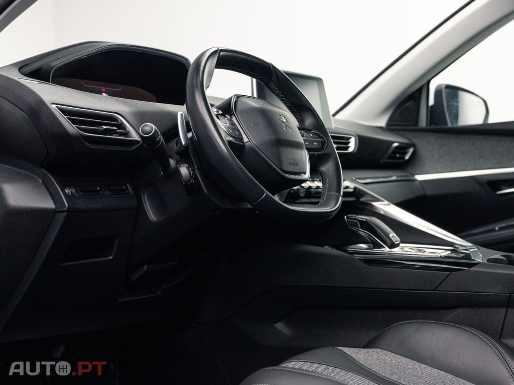 Peugeot 5008 1.5 BlueHDi Allure EAT8