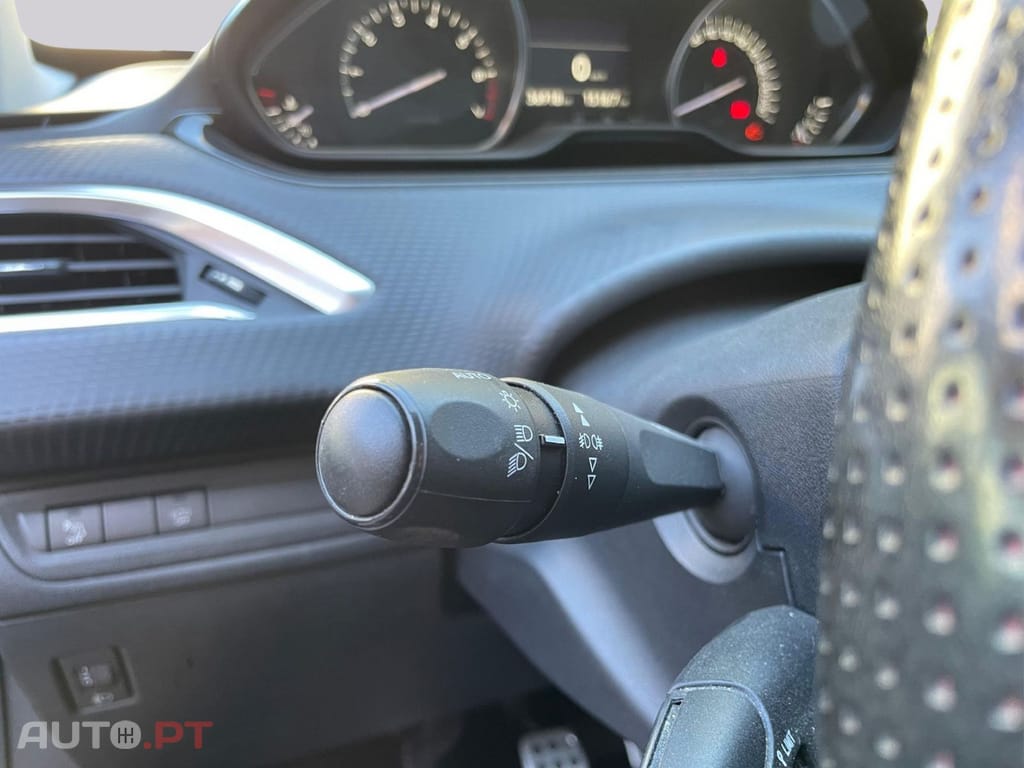 Peugeot 2008 1.2 e-THP GT Line