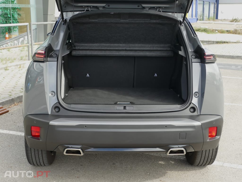 Peugeot 2008 1.2 PureTech GT EAT8