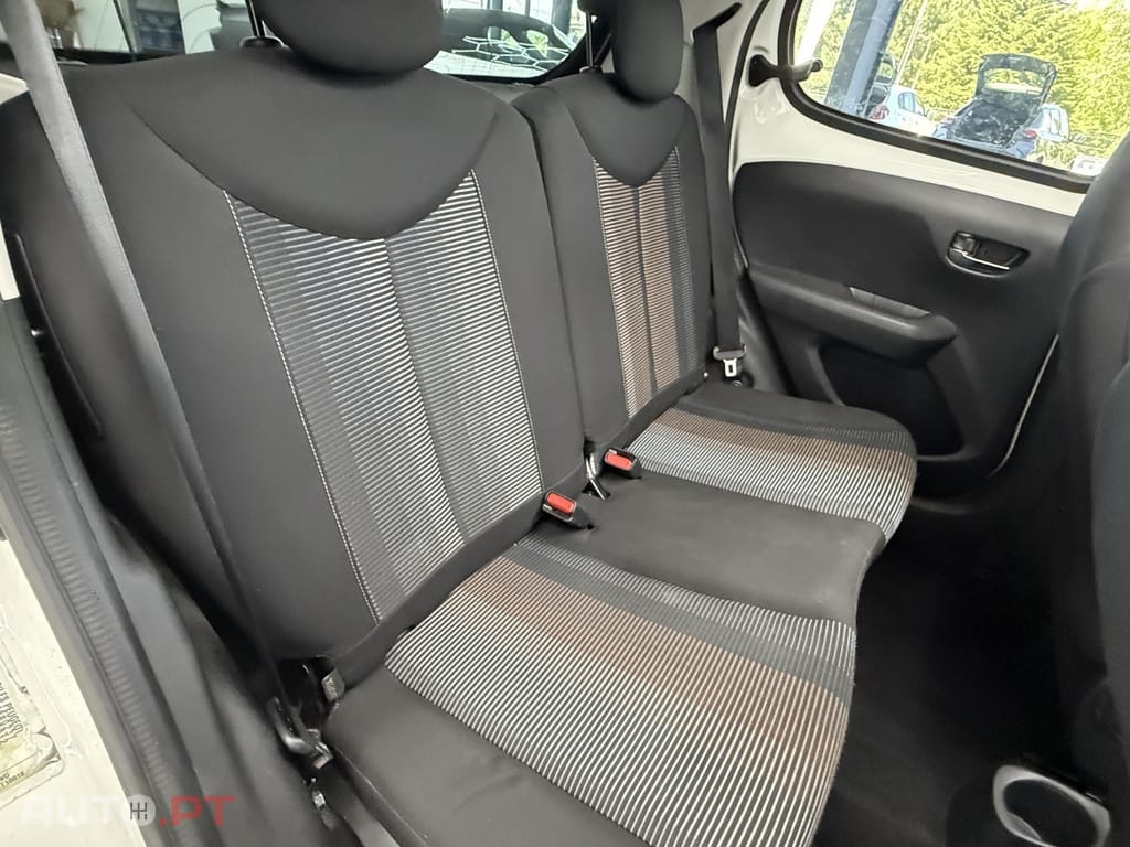 Peugeot 108 1.2 VTi Allure