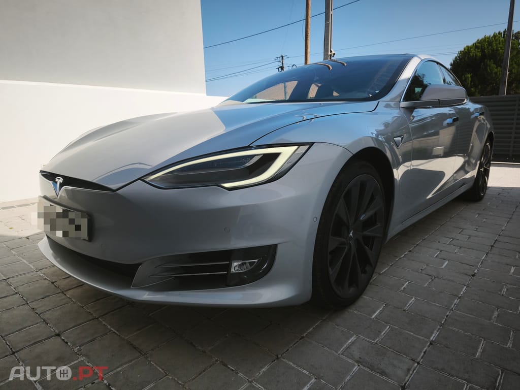 Tesla Model S 75D Dual Motor