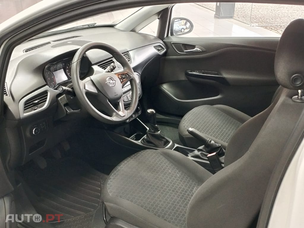 Opel Corsa Outro