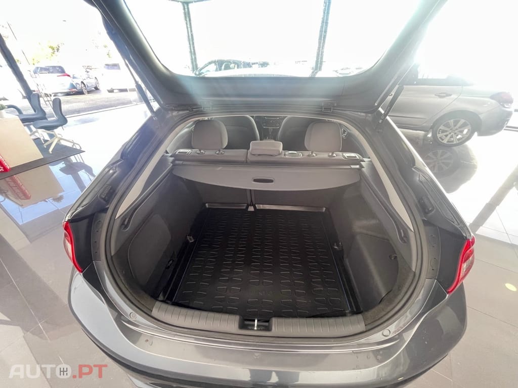 Hyundai Ioniq 1.6 GDI HEV Hybrid Tech