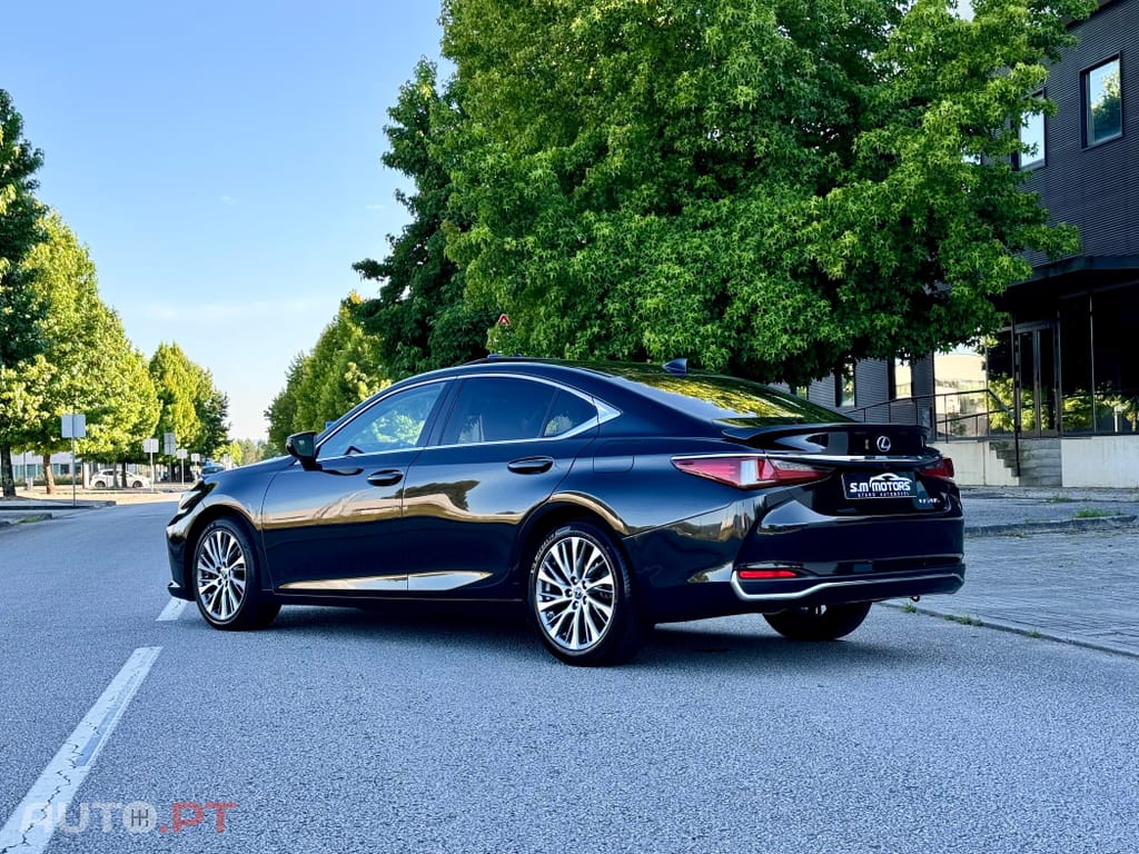 Lexus ES Executive+