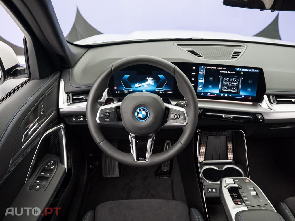BMW iX1 eDrive20 Pack Desportivo M Pro