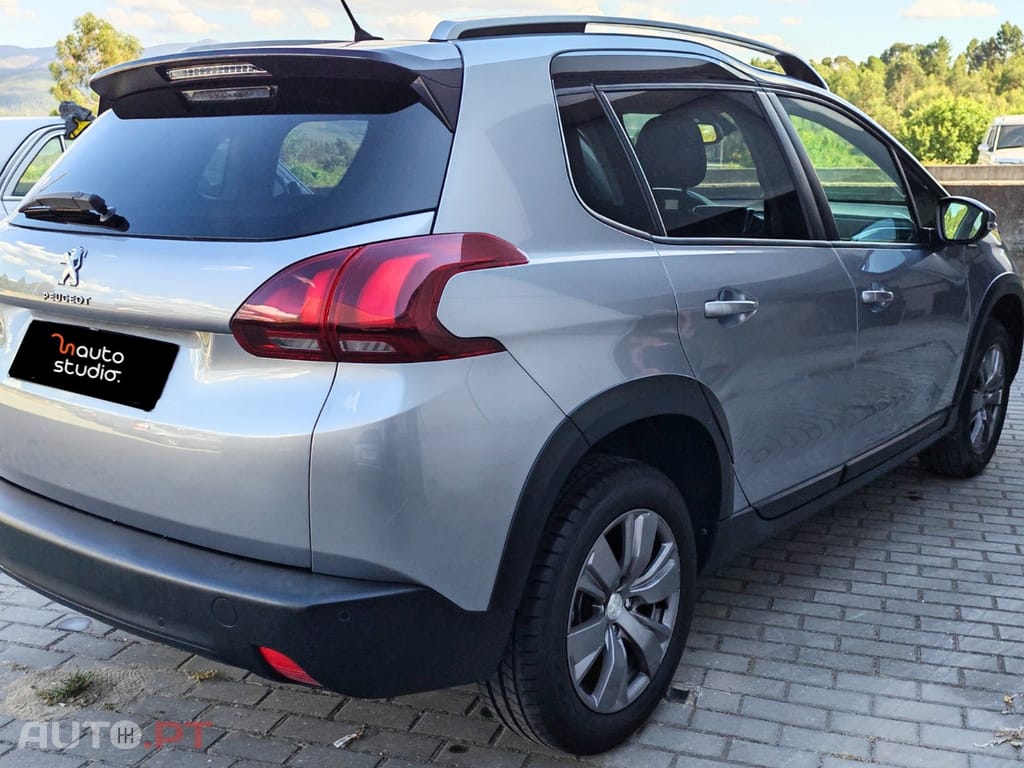 Peugeot 2008 1.2 PureTech Style