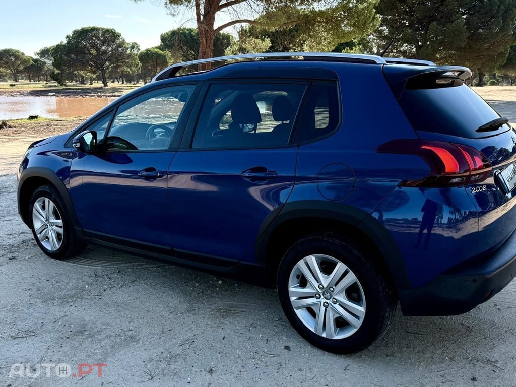 Peugeot 2008 1.2 PureTech Signature