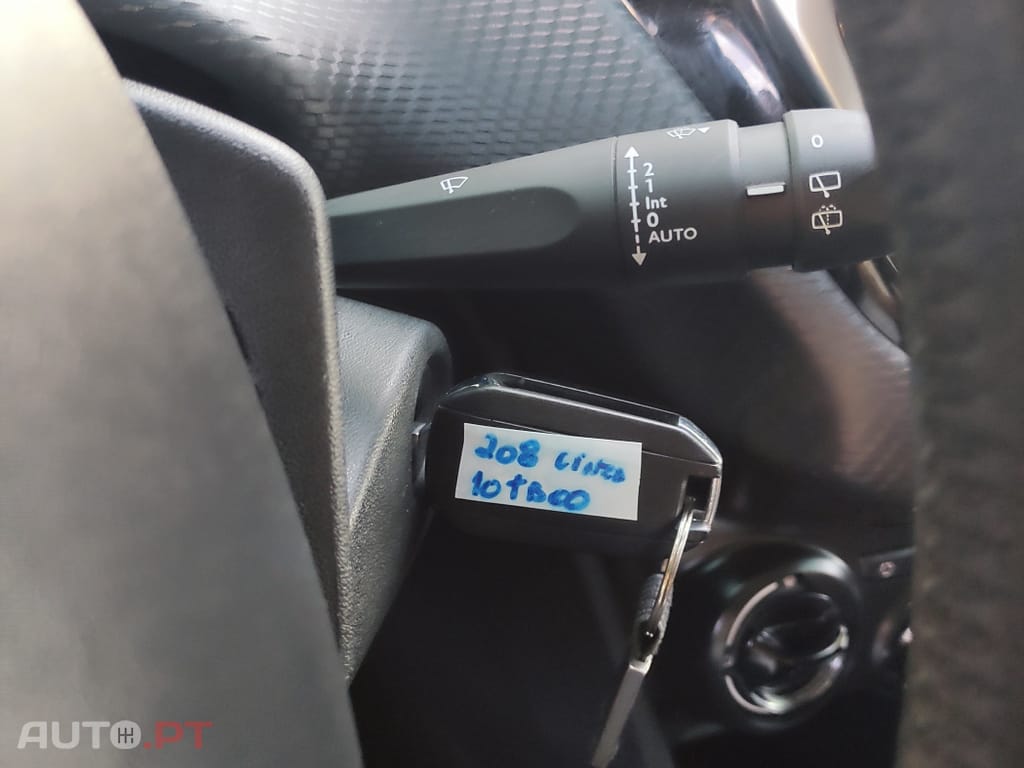 Peugeot 208 1.2 VTi SE Style