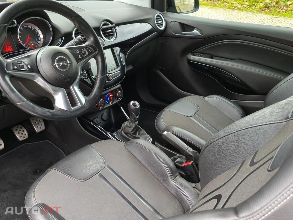 Opel Adam 1.0 T Black Jack