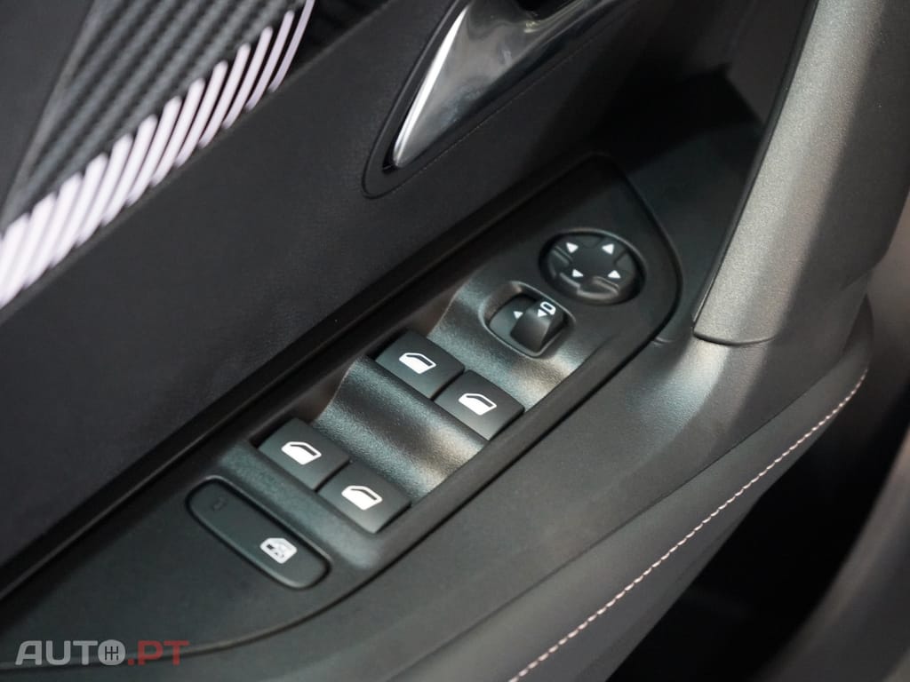 Peugeot 2008 1.2 PureTech Allure