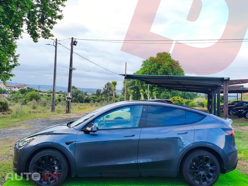 Tesla Model Y Long-Range RWD