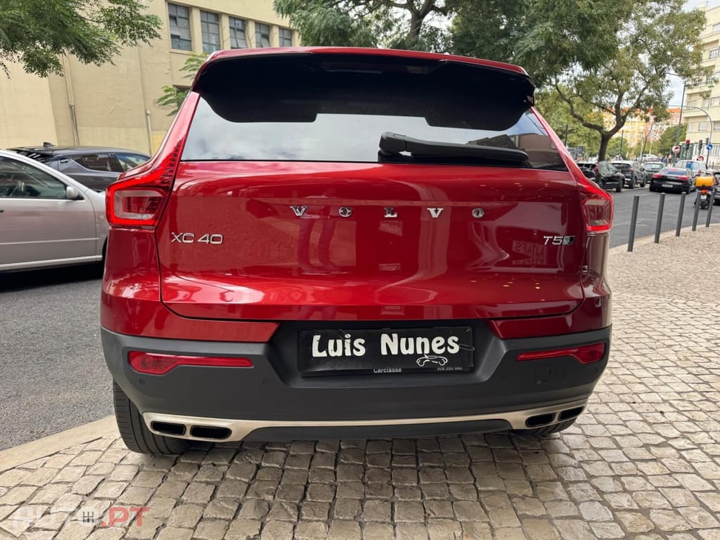 Volvo XC40 2.0 T5 R-Design