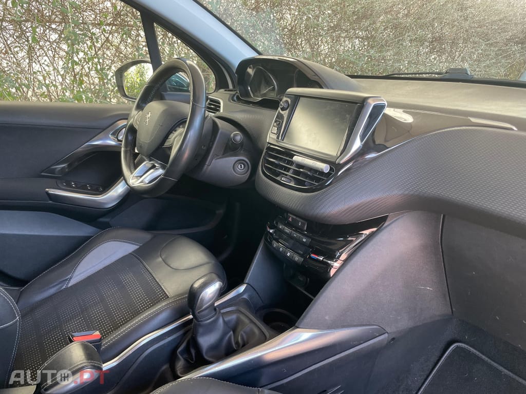 Peugeot 2008 1.2 PureTech Allure